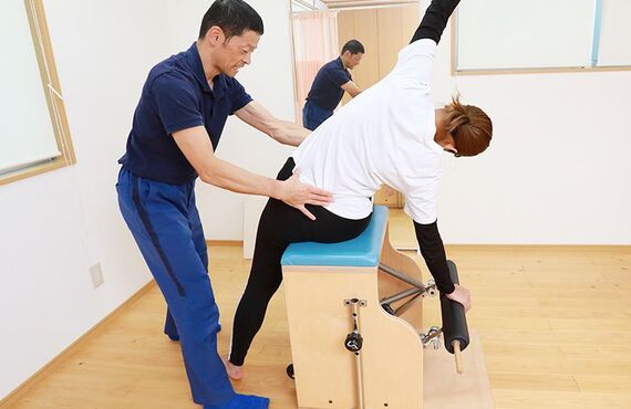 柏で整体やピラティスのメソッドを組み合わせたメニューをご提案しています